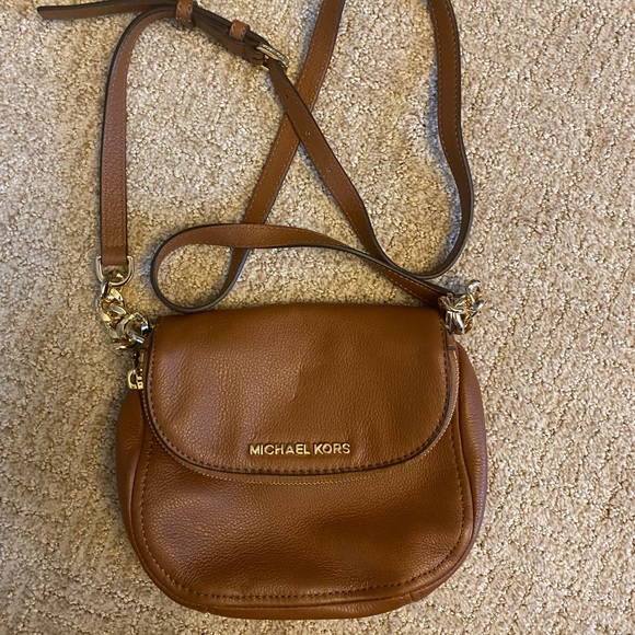 Michael Kors Handbags - Michael Kors Crossbody